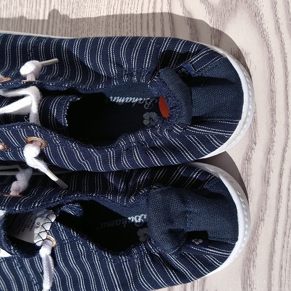 Tommy Bahama Slip-on Sneakers Flats Tennis Shoes - Picture 5 of 13